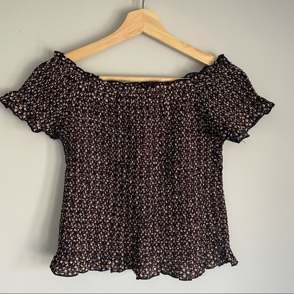 Lettuce Trim Ruffle Tee - Picture 3 of 4